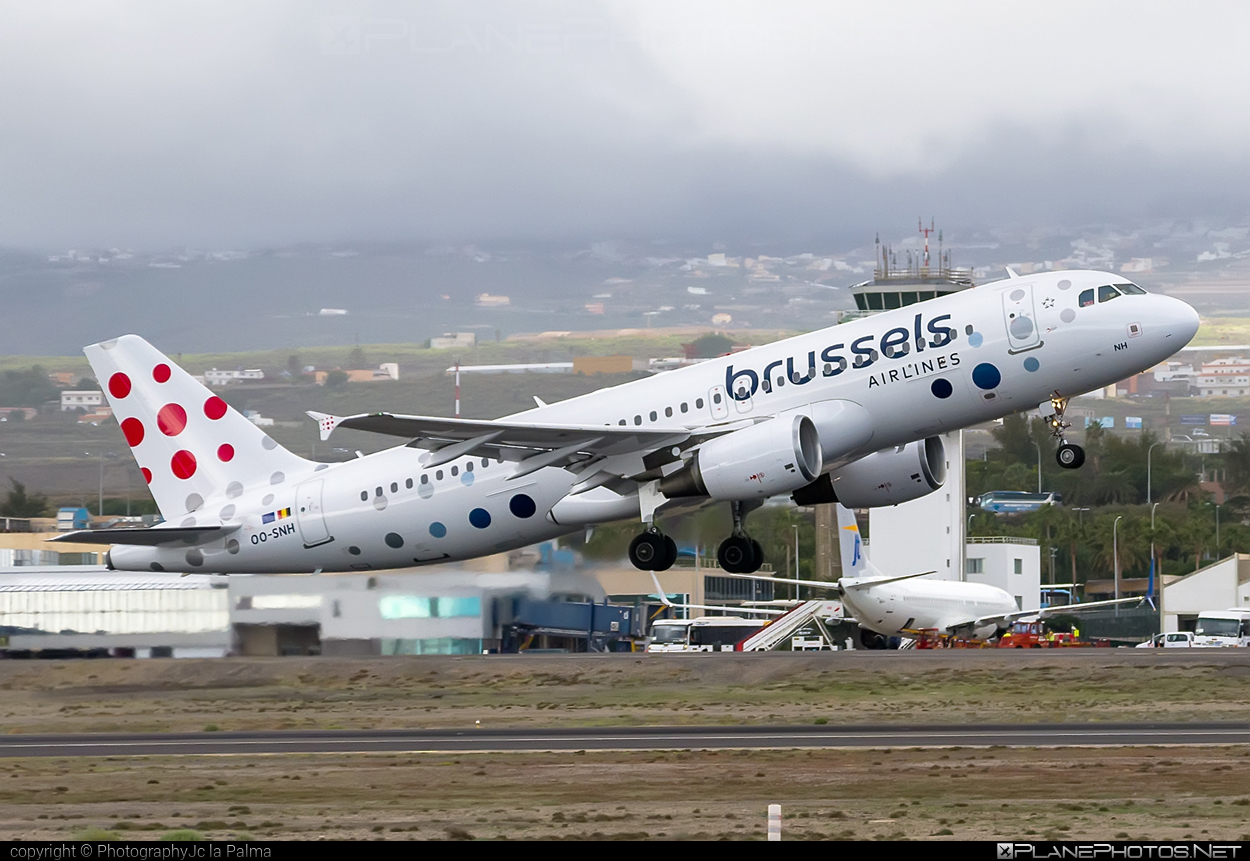 Airbus A320-214 - OO-SNH operated by Brussels Airlines #a320 #a320family #airbus #airbus320 #brusselsairlines