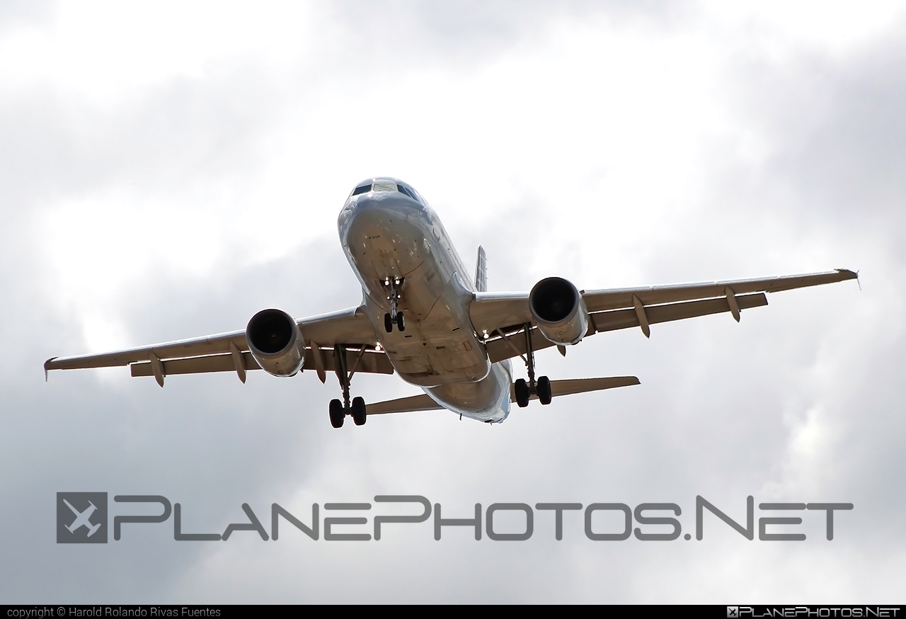 Airbus A319-112 - N705UW operated by American Airlines #a319 #a320family #airbus #airbus319 #americanairlines