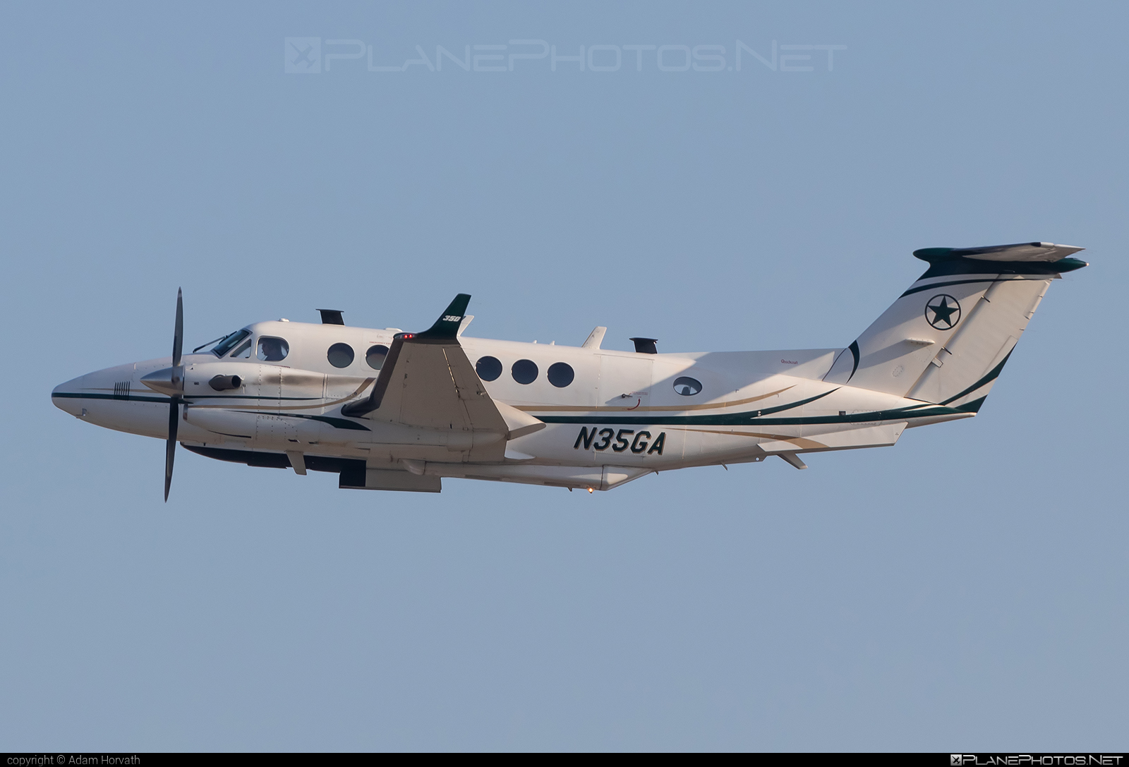 Beechcraft King Air 350 - N35GA operated by Private operator #beechb300 #beechcraft #beechcraftb300 #kingair #kingair350