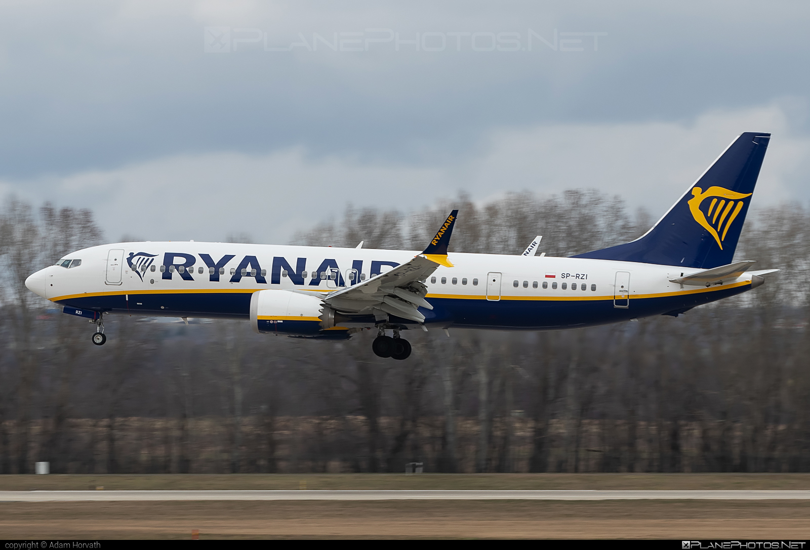 Boeing 737-8 MAX - SP-RZI operated by Ryanair #b737 #b737max #boeing #boeing737 #ryanair