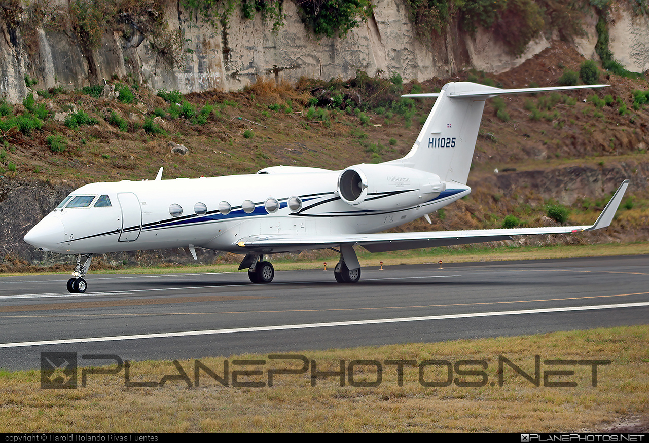 Gulfstream G400 - HI1025 operated by Private operator #gulfstream