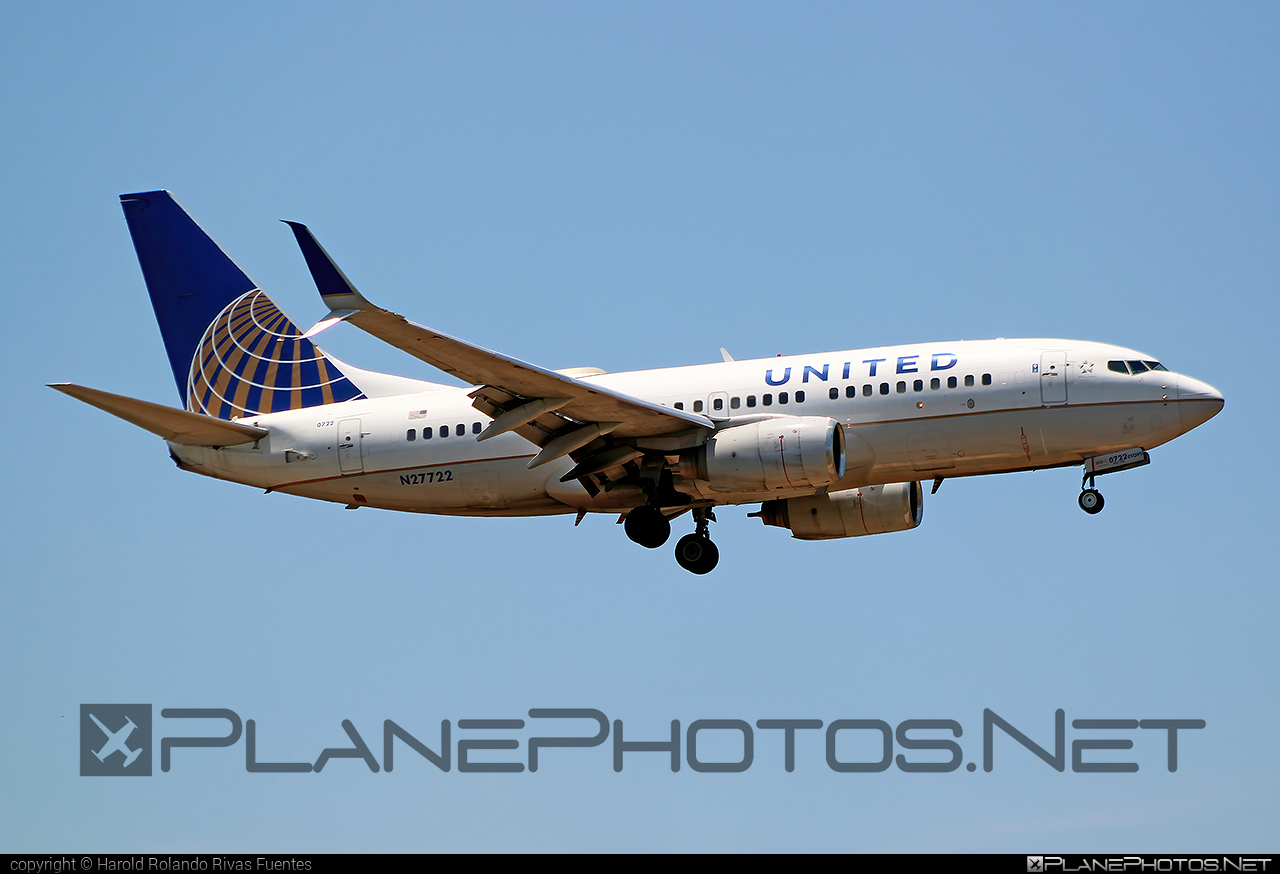 Boeing 737-700 - N27722 operated by United Airlines #b737 #b737nextgen #b737ng #boeing #boeing737 #unitedairlines