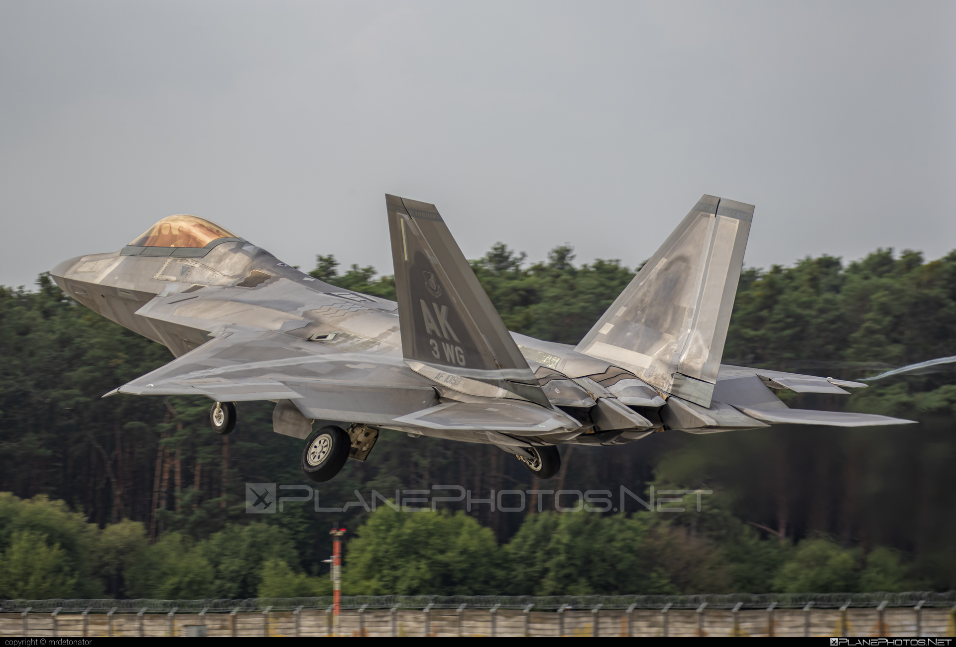 Lockheed Martin F-22A Raptor - 10-4193 operated by US Air Force (USAF) #f22 #f22a #f22aRaptor #f22raptor #lockheedMartin #lockheedMartinF22 #lockheedMartinRaptor #raptor #siaf2022 #usaf #usairforce