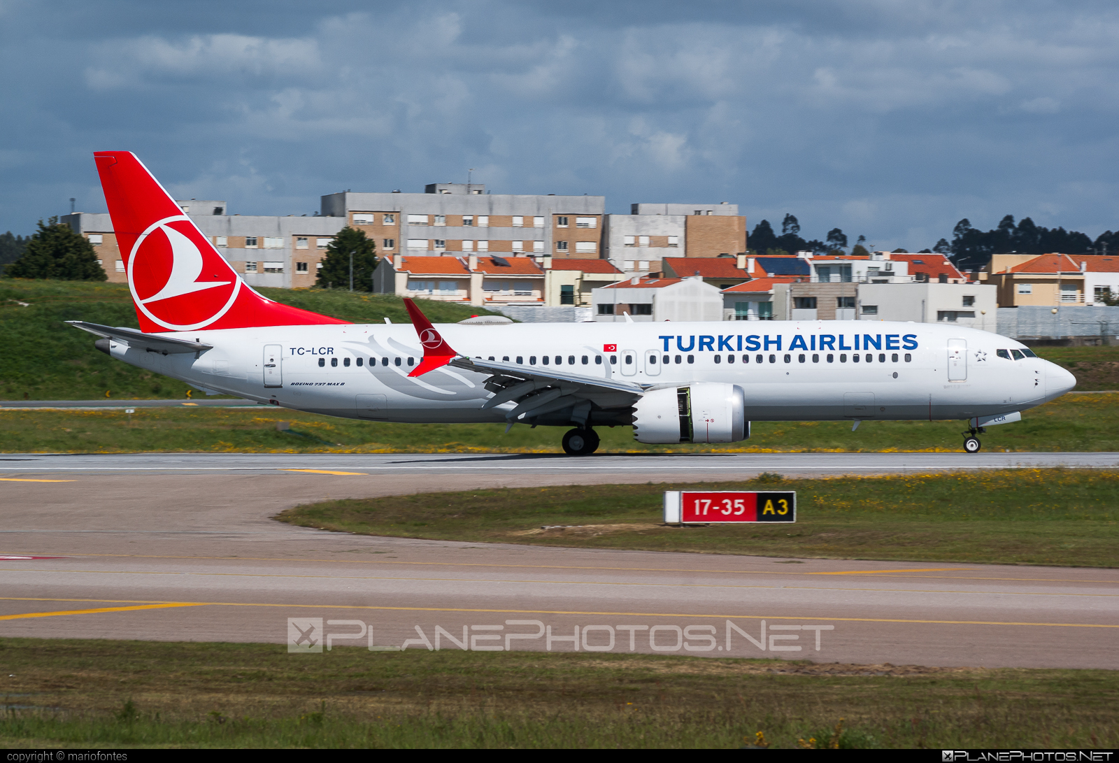Boeing 737-8 MAX - TC-LCR operated by Turkish Airlines #PortoFranciscoSaCarneiro #b737 #b737max #boeing #boeing737 #turkishairlines