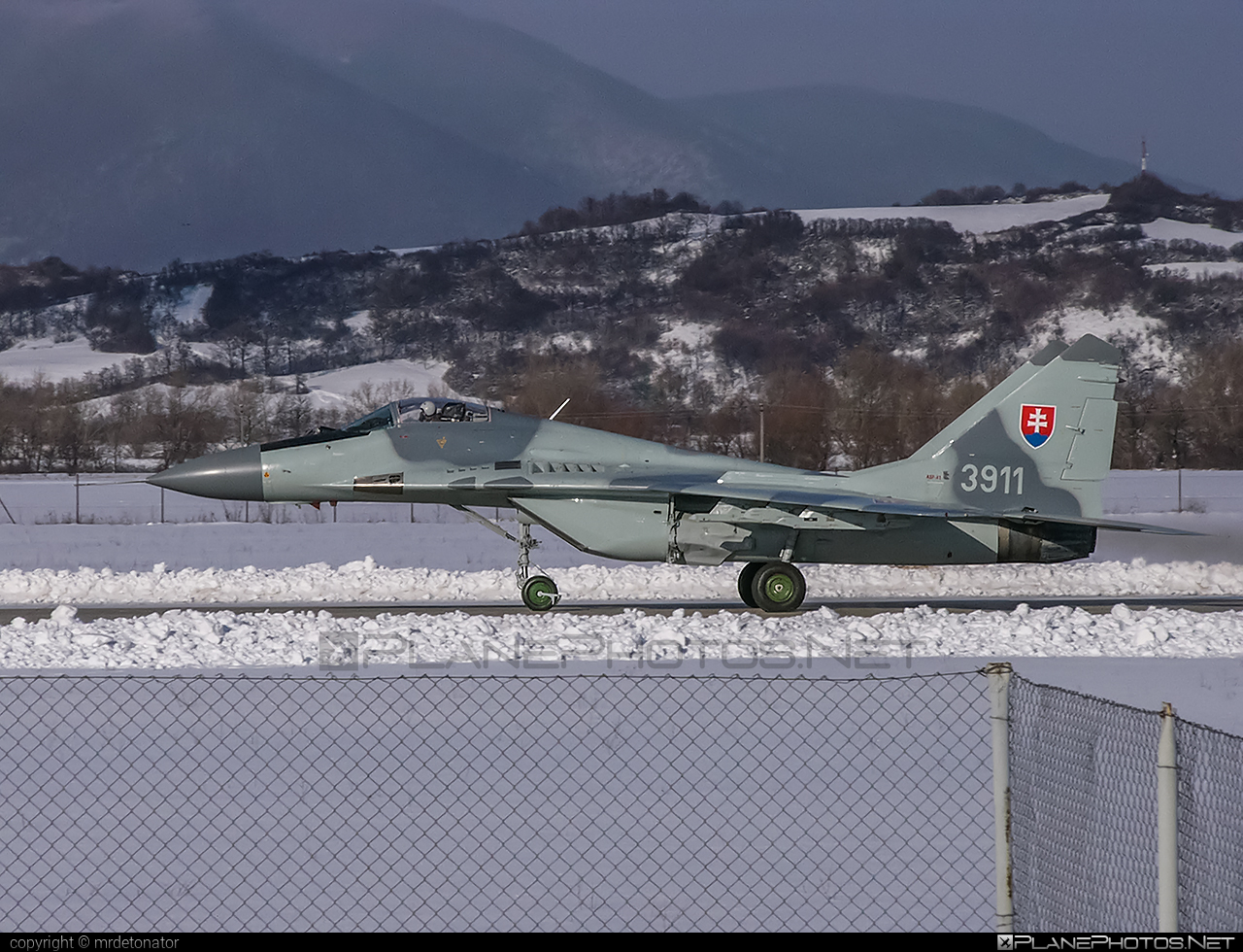 Mikoyan-Gurevich MiG-29A - 3911 operated by Vzdušné sily OS SR (Slovak Air Force) #mig #mig29 #mig29a #mikoyangurevich #slovakairforce #vzdusnesilyossr