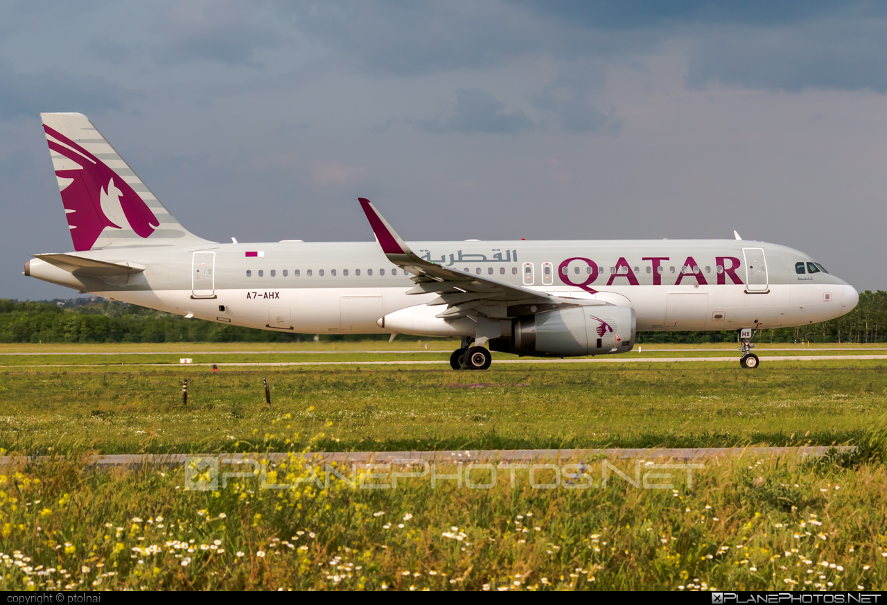 Airbus A320-232 - A7-AHX operated by Qatar Airways #FerencLisztIntl #a320 #a320family #airbus #airbus320 #qatarairways