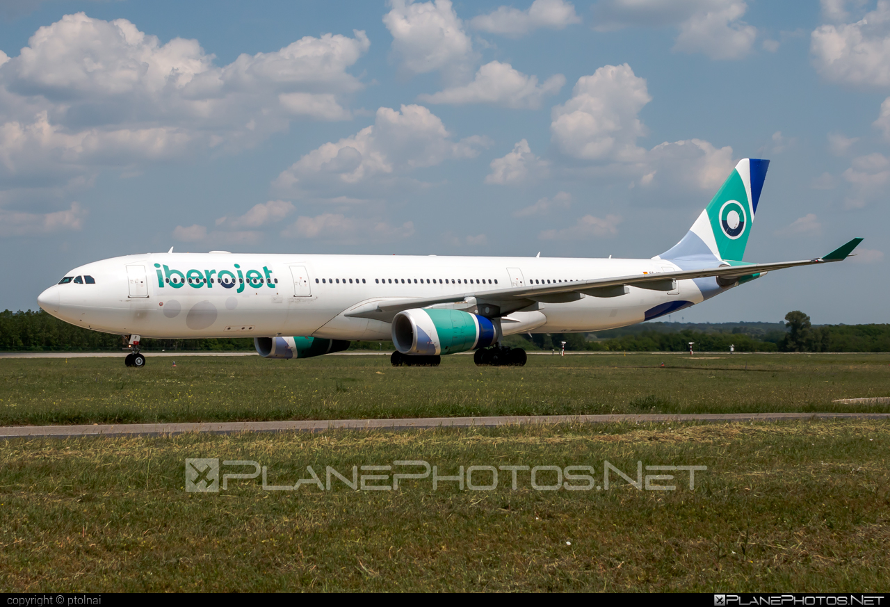 Airbus A330-343 - EC-MII operated by Iberojet #FerencLisztIntl #a330 #a330family #airbus #airbus330 #iberojet