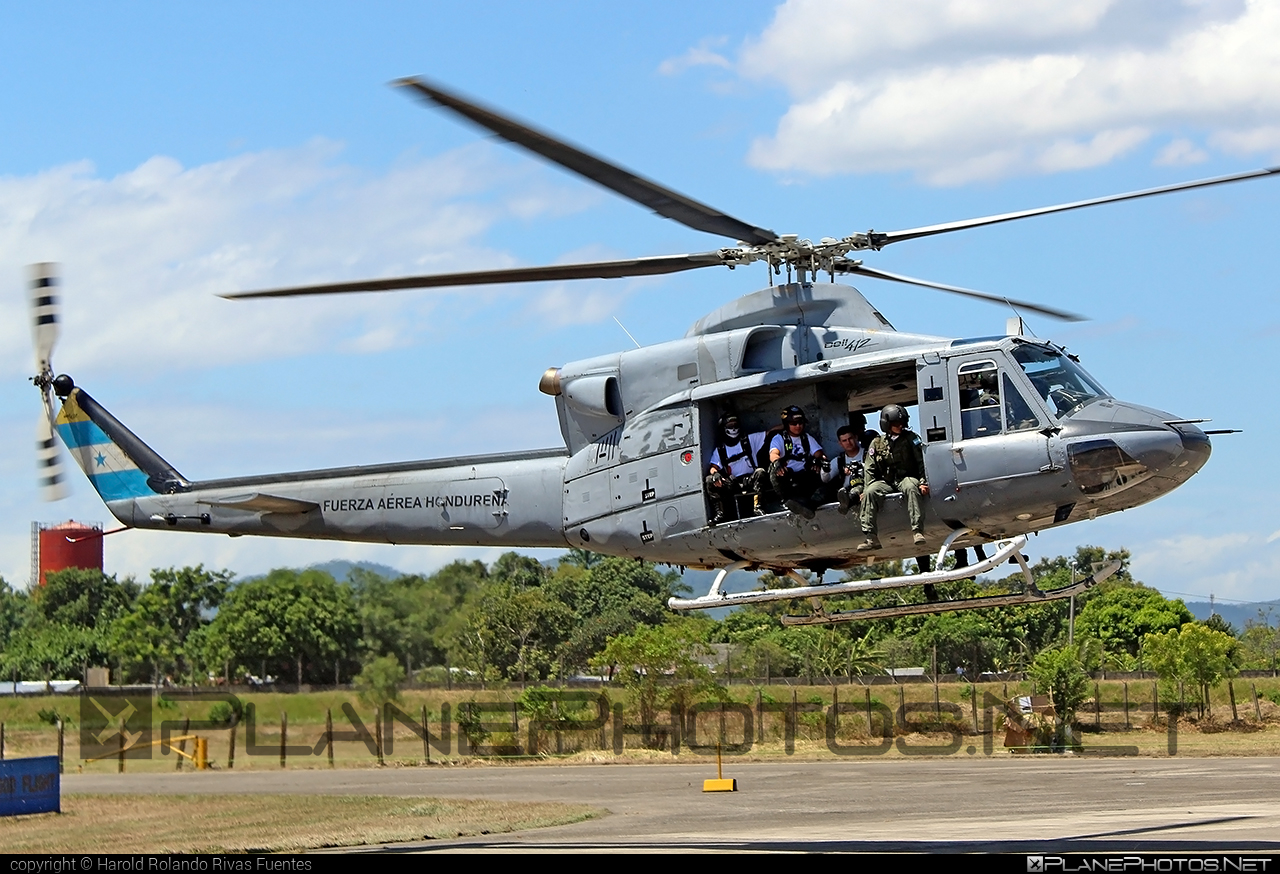 Bell 412EP - FAH-976 operated by Fuerza Aérea Hondureña (Honduran Air Force) #bell #bell412 #bell412ep #bellhelicopters #fuerzaAereaHondureña #honduranAirForce
