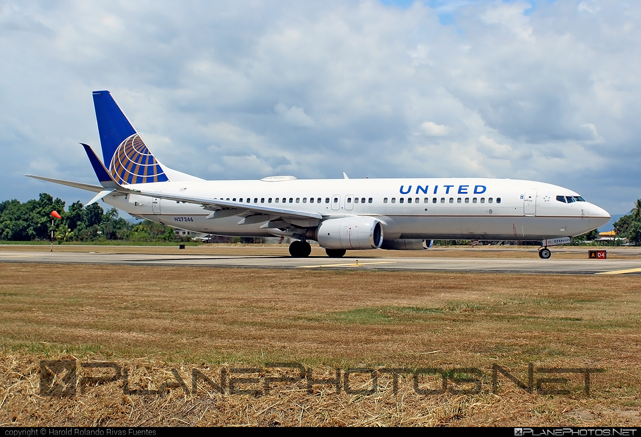 Boeing 737-800 - N27246 operated by United Airlines #LaMesaRamonVilledaMoralesInt #b737 #b737nextgen #b737ng #boeing #boeing737 #unitedairlines