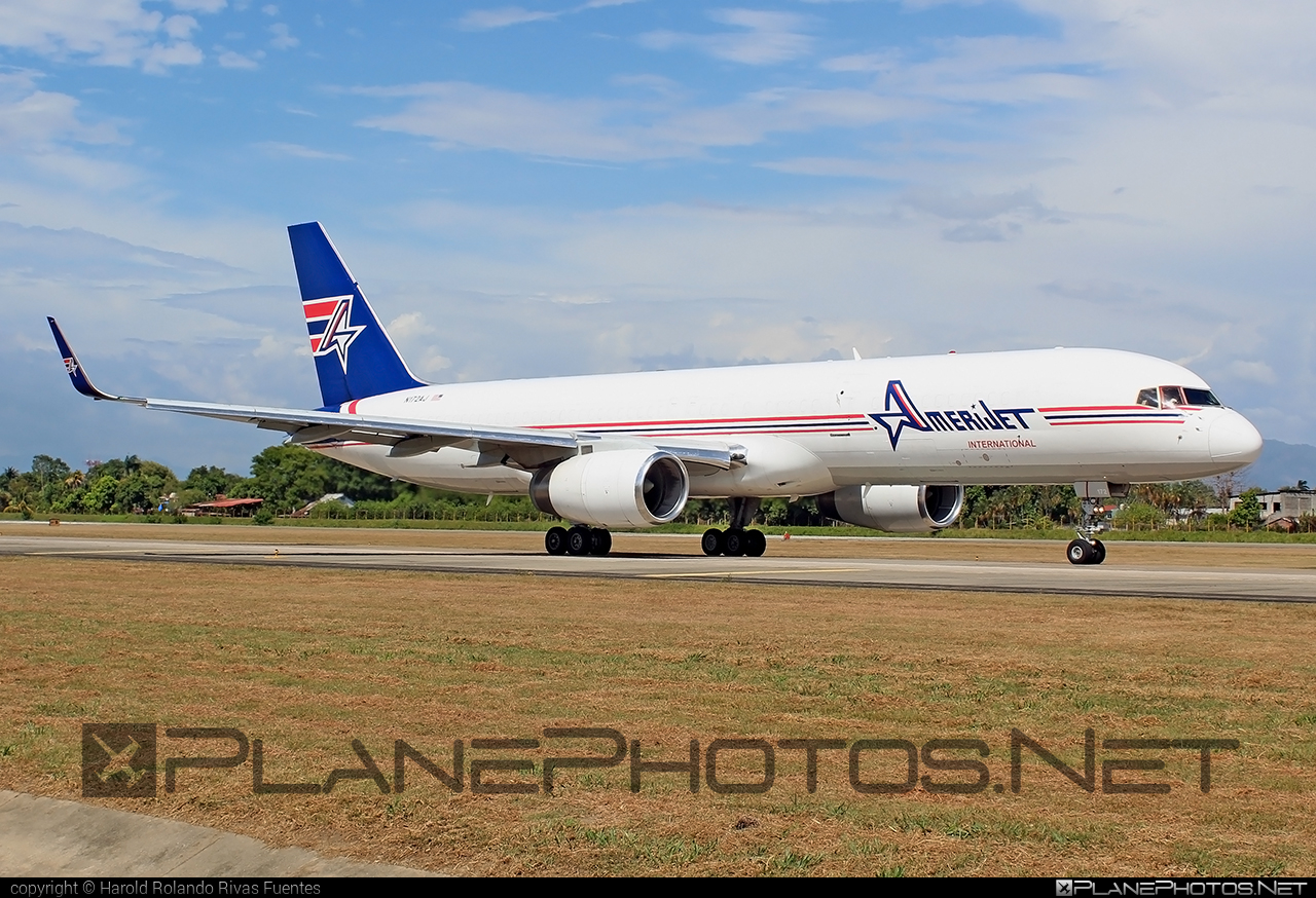 Boeing 757-200PCF - N172AJ operated by Amerijet International #b757 #b757200pcf #b757pcf #boeing #boeing757 #boeing757200pcf #boeing757pcf