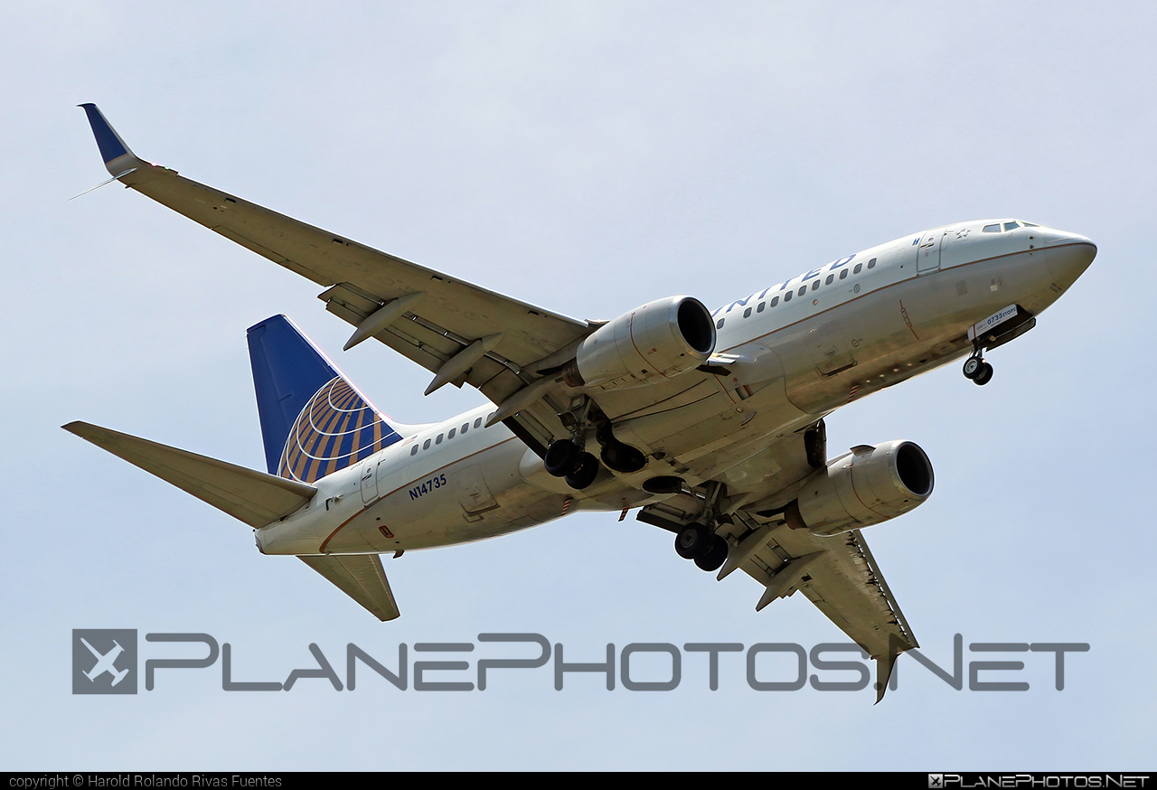 Boeing 737-700 - N14735 operated by United Airlines #PalmerolaIntl #b737 #b737nextgen #b737ng #boeing #boeing737 #unitedairlines
