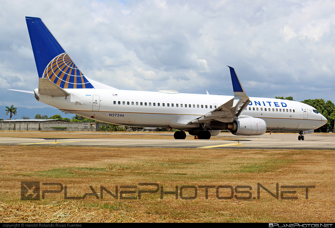 Boeing 737-800 - N27246 operated by United Airlines #LaMesaRamonVilledaMoralesIntl #b737 #b737nextgen #b737ng #boeing #boeing737 #unitedairlines