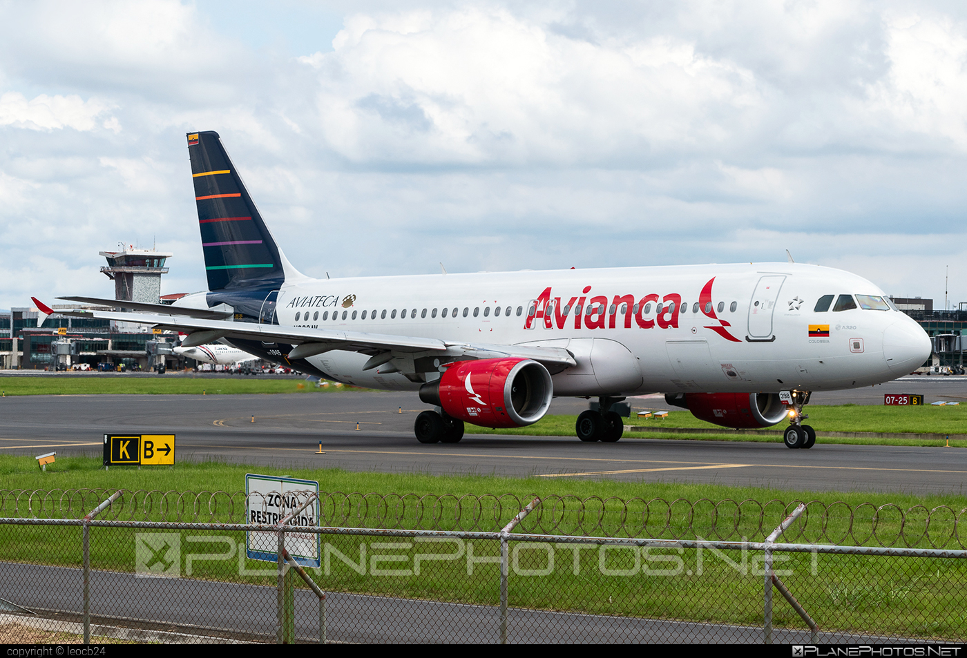 Airbus A320-214 - N398AV operated by Avianca #SanJoseJuanSantamariaIntl #a320 #a320family #airbus #airbus320 #avianca