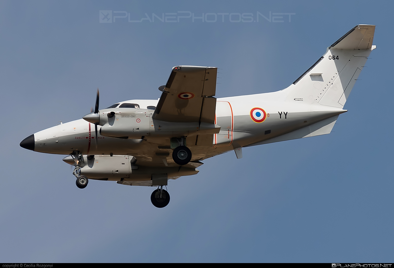 Embraer EMB-121 Xingu - YY operated by Armée de l´Air (French Air Force) #FerencLisztIntl #armeedelair #emb121 #emb121xingu #embraer #embraerxingu #frenchairforce