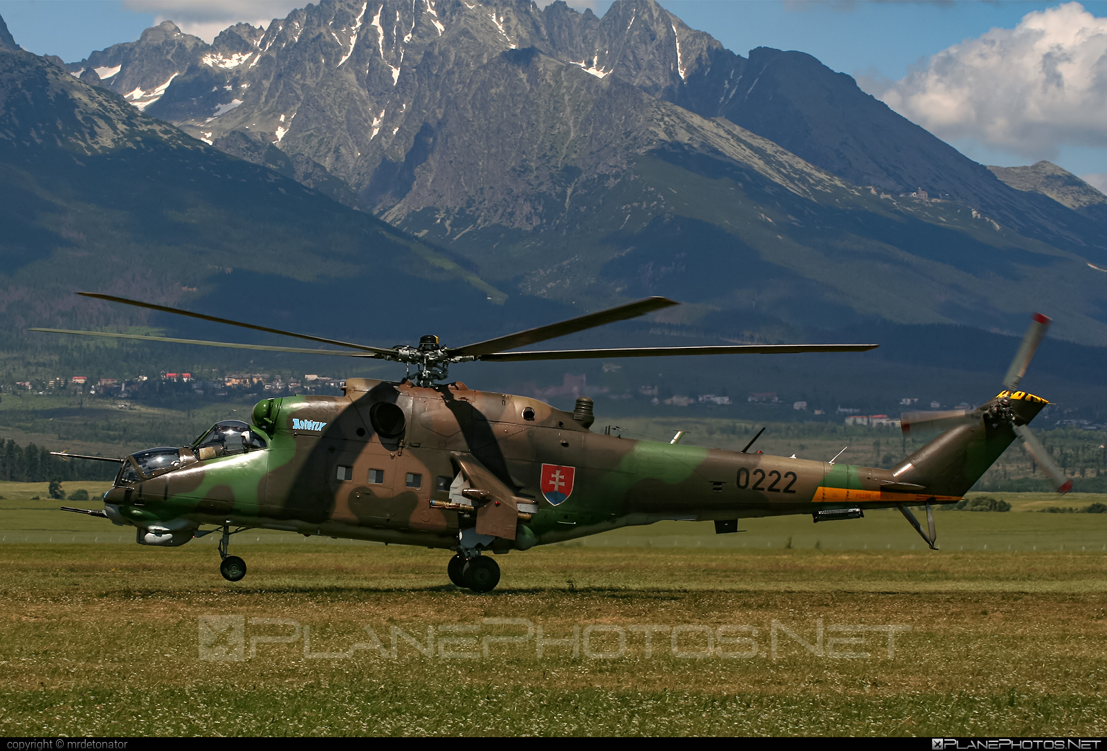 Mil Mi-24D - 0222 operated by Vzdušné sily OS SR (Slovak Air Force) #mi24 #mi24d #mil #mil24 #mil24d #milhelicopters #slovakairforce #vzdusnesilyossr