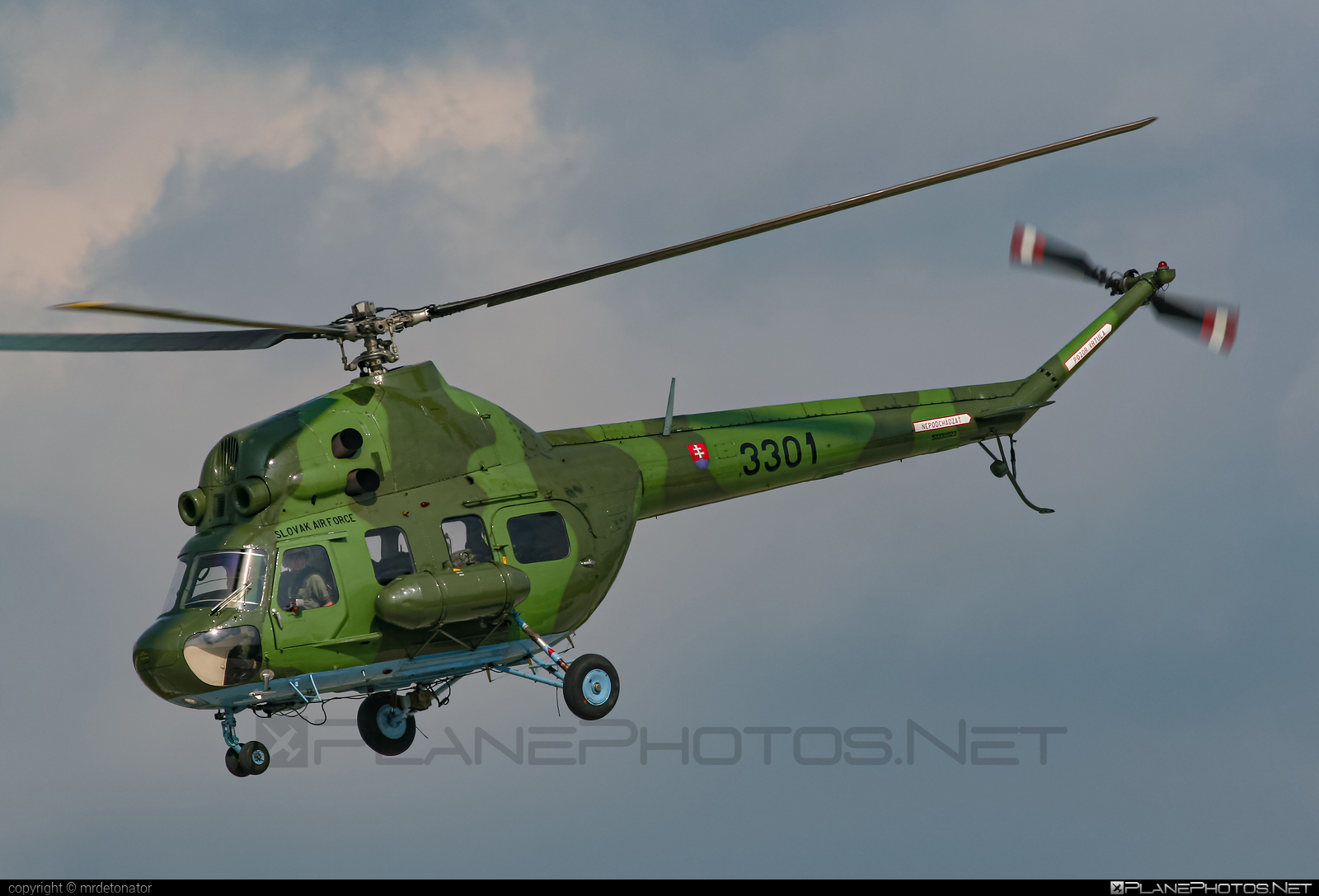 Mil Mi-2 - 3301 operated by Vzdušné sily OS SR (Slovak Air Force) #mi2 #mil #mil2 #milhelicopters #milmi2 #slovakairforce #vzdusnesilyossr