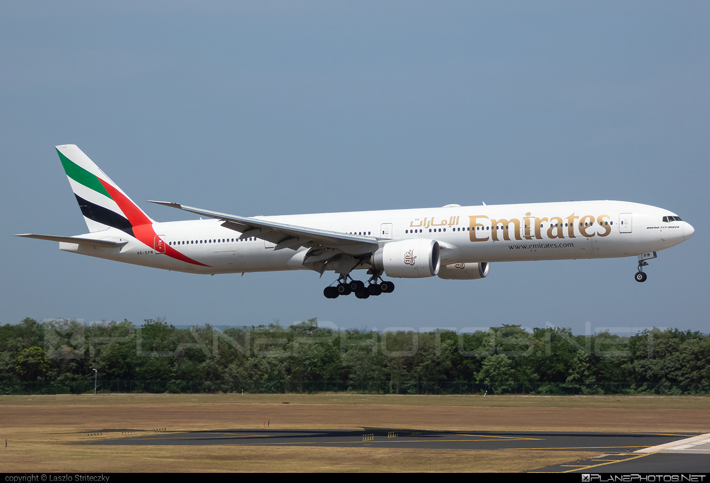 Boeing 777-300ER - A6-EPM operated by Emirates #FerencLisztIntl #b777 #b777er #boeing #boeing777 #emirates #tripleseven