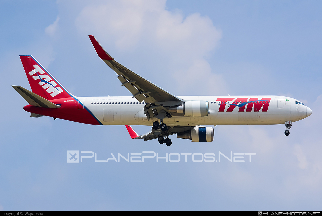 Boeing 767-300ER - N6385 operated by TAM Linhas Aéreas #b767 #b767er #boeing #boeing767 #tam #tamairlines #tamlinhasaereas