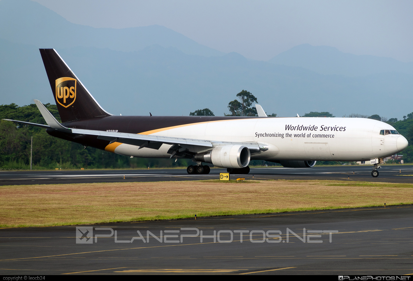 Boeing 767-300F - N358UP operated by United Parcel Service (UPS) #b767 #b767f #b767freighter #boeing #boeing767 #ups #upsairlines