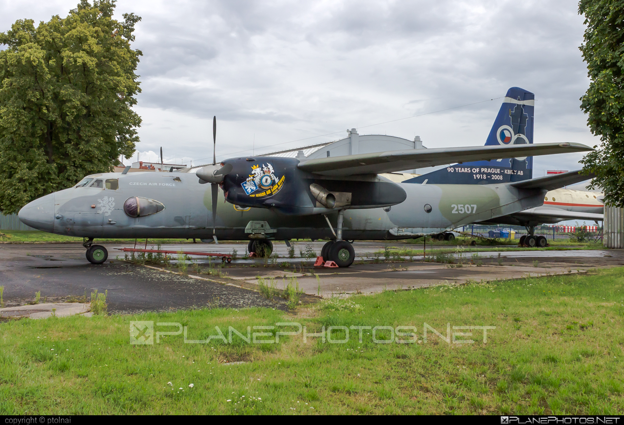Antonov An-26 - 2507 operated by Vzdušné síly AČR (Czech Air Force) #an26 #antonov #antonov26 #czechairforce #vzdusnesilyacr