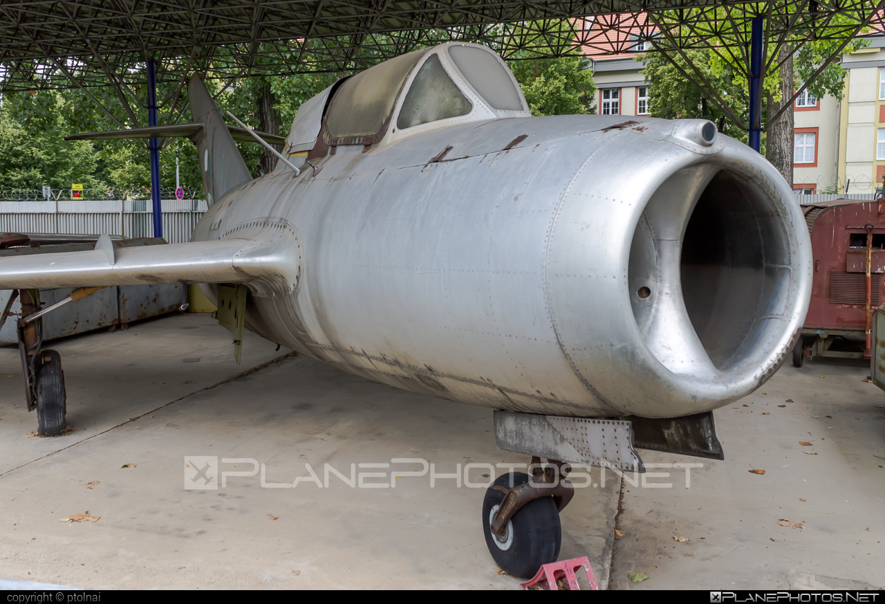 Mikoyan-Gurevich MiG-15UTI - OK-010 operated by Letectvo ČSĽA (Czechoslovak Air Force) #czechoslovakairforce #letectvocsla #mig #mig15 #mig15uti #mikoyangurevich