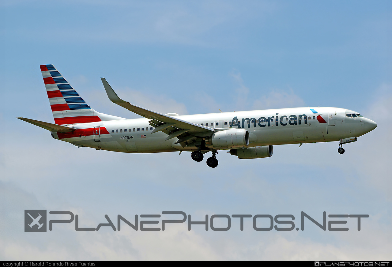 Boeing 737-800 - N975AN operated by American Airlines #americanairlines #b737 #b737nextgen #b737ng #boeing #boeing737