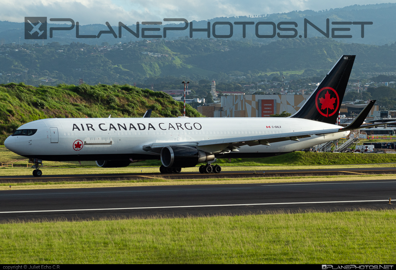 Boeing 767-300BDSF - C-GHLV operated by Air Canada Cargo #airCanada #airCanadaCargo #b767 #b767300bdsf #b767bdsf #bedekspecialfreighter #boeing #boeing767