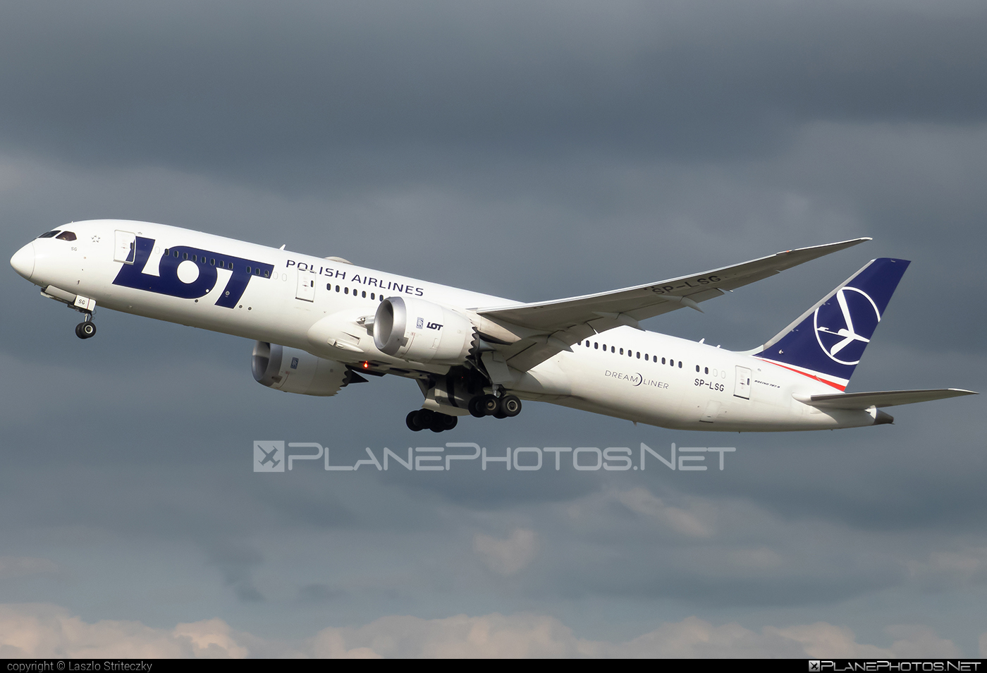 Boeing 787-9 Dreamliner - SP-LSG operated by LOT Polish Airlines #b787 #boeing #boeing787 #dreamliner #lot #lotpolishairlines