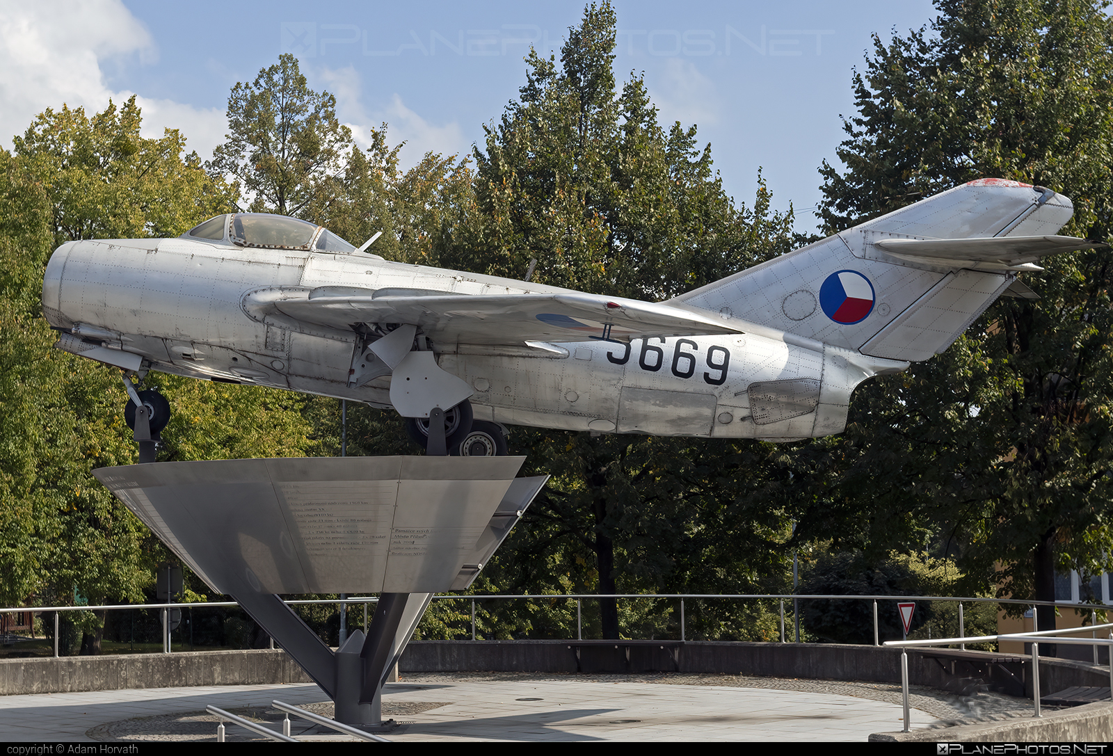 Mikoyan-Gurevich MiG-15bis - 3669 operated by Letectvo ČSĽA (Czechoslovak Air Force) #czechoslovakairforce #letectvocsla #mig #mig15 #mig15bis #mikoyangurevich