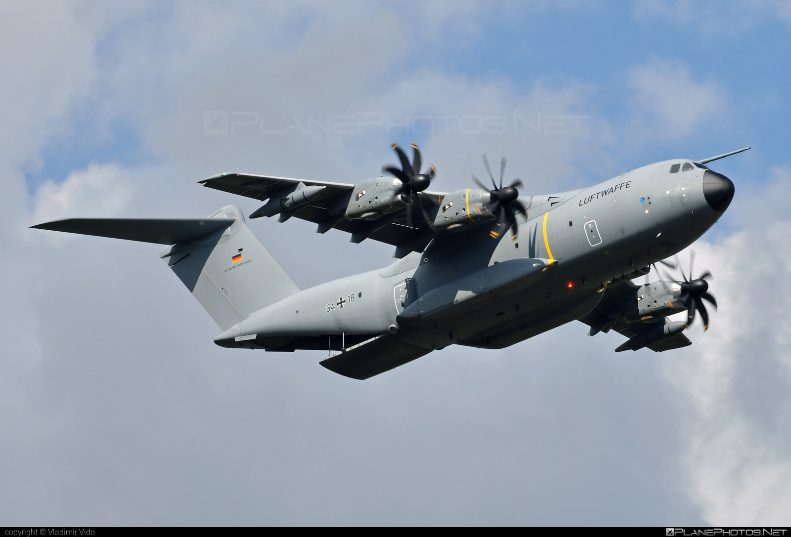 Airbus A400M Atlas - 54+18 operated by Luftwaffe (German Air Force) #GermanAirForce #a400 #a400m #airbus #airbusa400m #luftwaffe