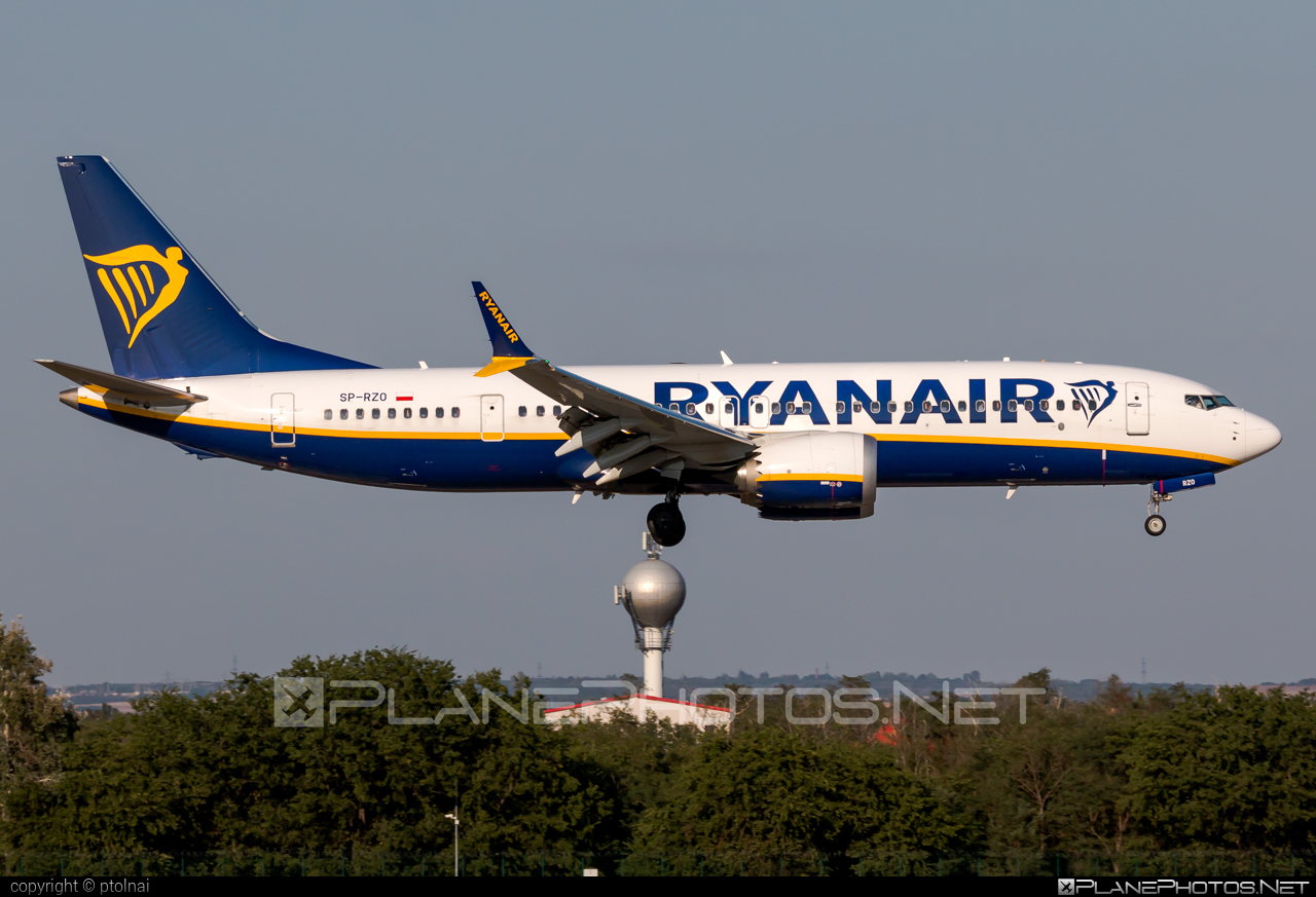 Boeing 737-8 MAX - SP-RZO operated by Ryanair Sun #b737 #b737max #boeing #boeing737 #ryanair #ryanairsun