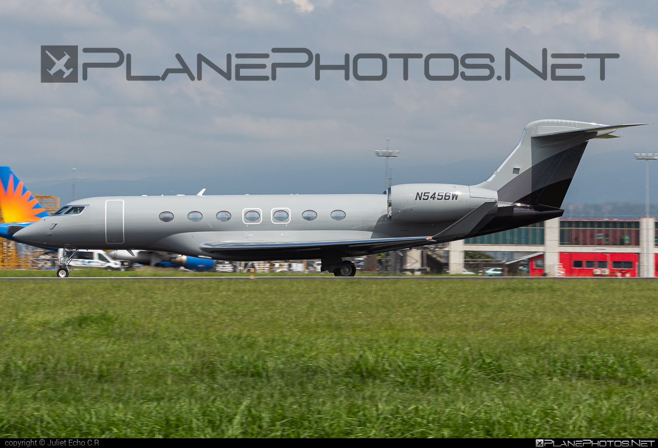 N5456W - Gulfstream G600 operated by Private operator taken by