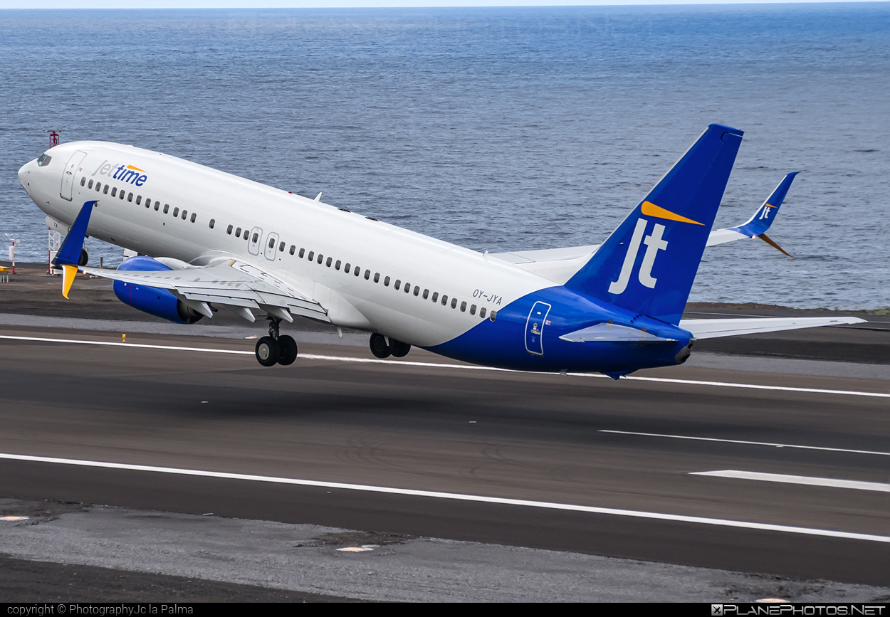 Boeing 737-800 - OY-JYA operated by Jet Time #b737 #b737nextgen #b737ng #boeing #boeing737