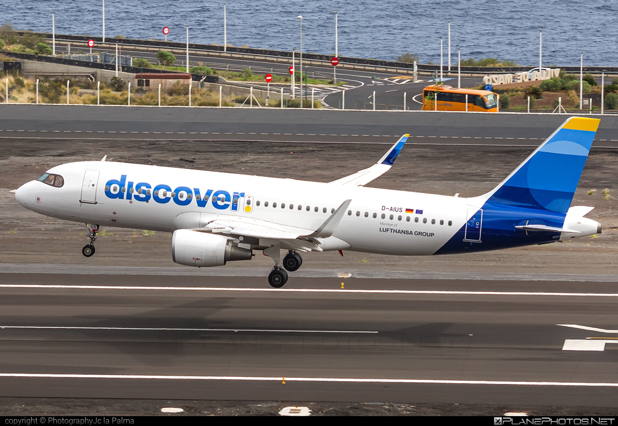 Airbus A320-214 - D-AIUS operated by Discover Airlines #a320 #a320family #airbus #airbus320 #discoverAirlines