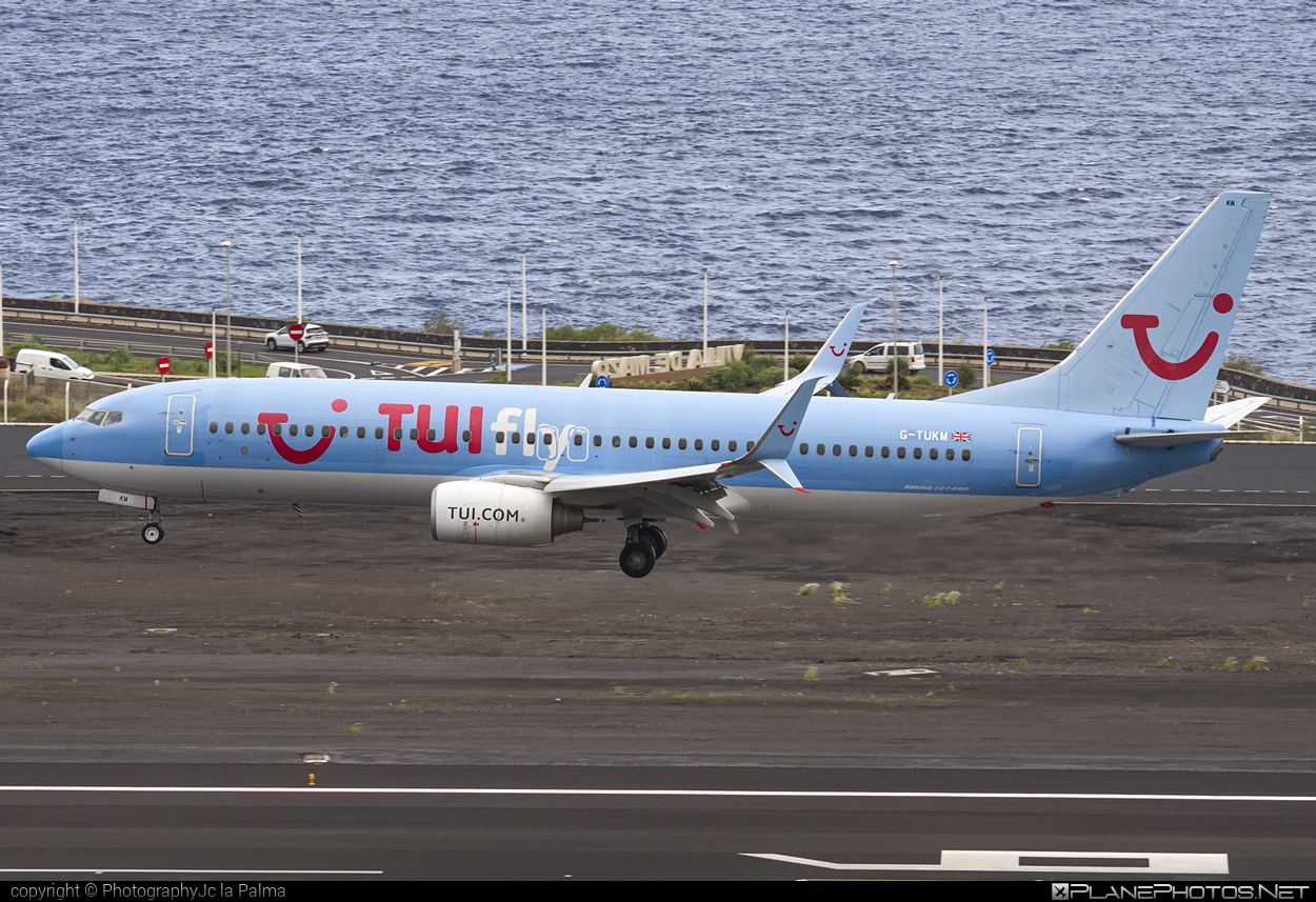 Boeing 737-800 - G-TUKM operated by TUI Airways #b737 #b737nextgen #b737ng #boeing #boeing737 #tuiairways