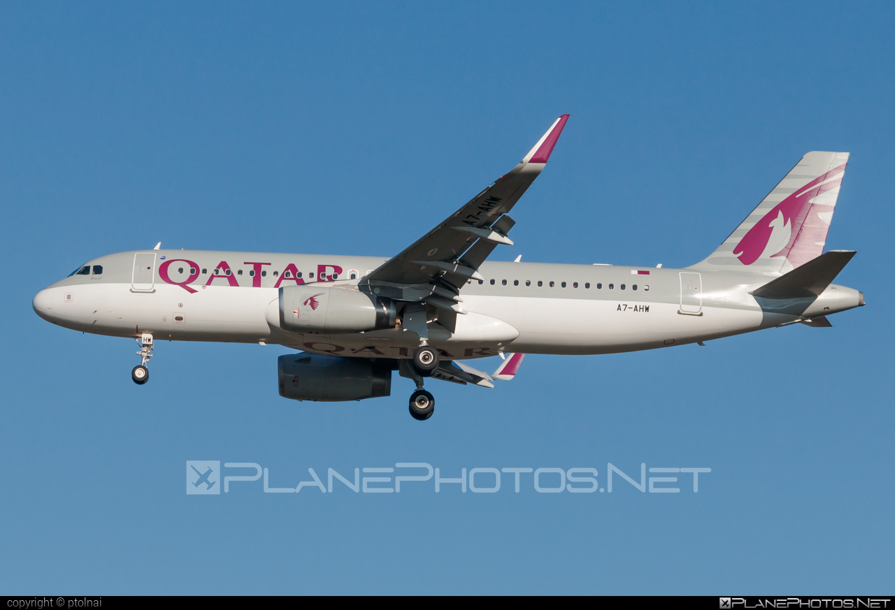 Airbus A320-232 - A7-AHW operated by Qatar Airways #a320 #a320family #airbus #airbus320 #qatarairways