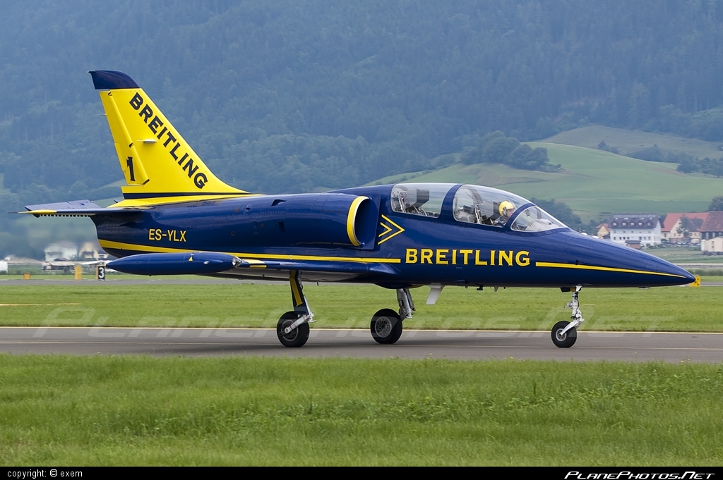 Aero L-39C Albatros - ES-YLX operated by Breitling Apache Jet Team #aero #aerol39 #aerol39albatros #aerol39calbatros #airpower #airpower2009 #albatros #breitlingapachejetteam #l39 #l39c #l39calbatros