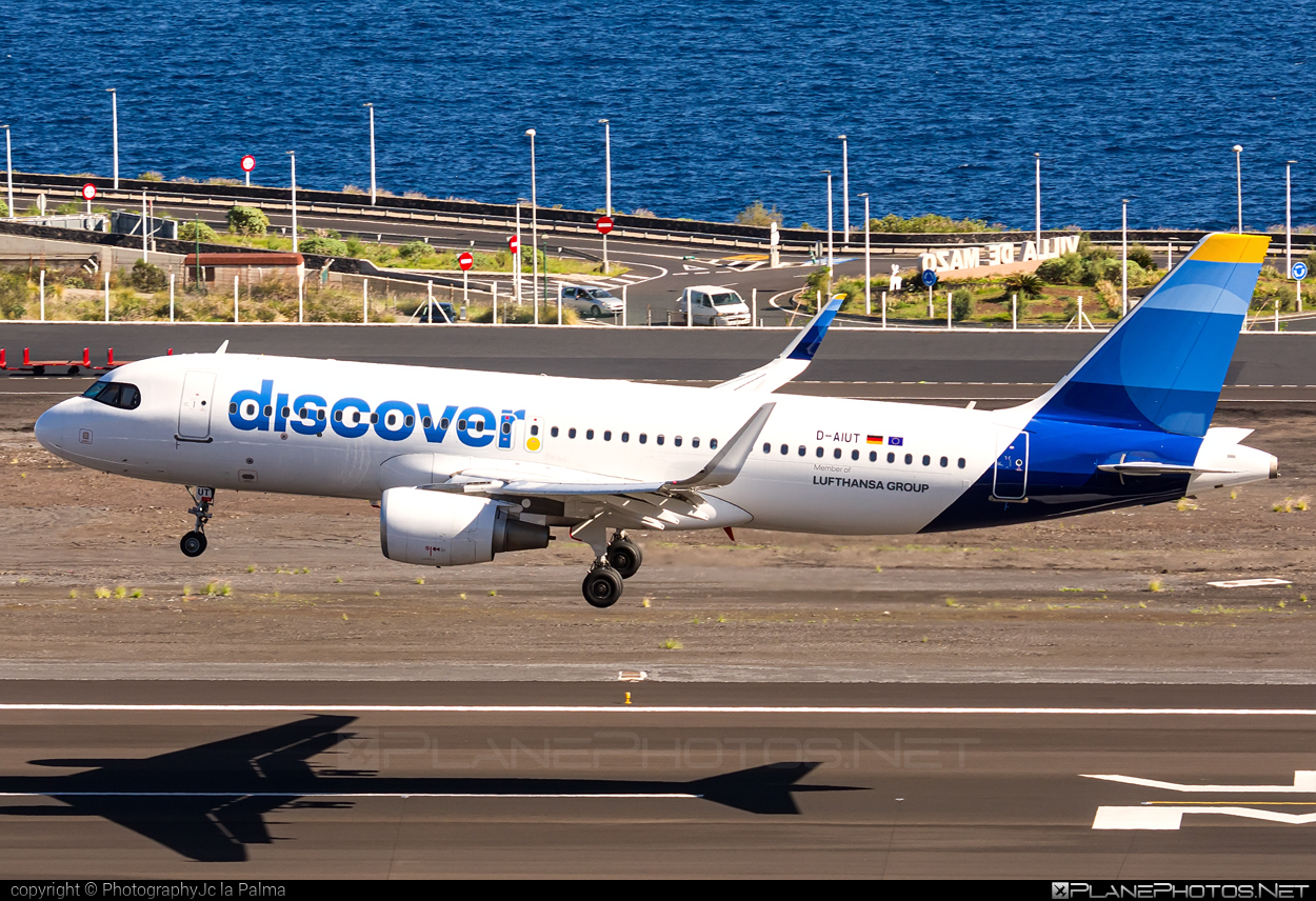 Airbus A320-214 - D-AIUT operated by Discover Airlines #a320 #a320family #airbus #airbus320 #discoverAirlines