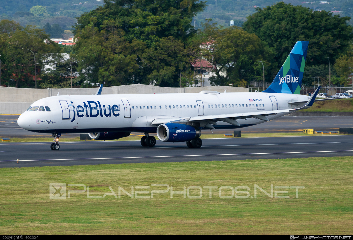 Airbus A321-231 - N995JL operated by jetBlue Airways #a320family #a321 #airbus #airbus321