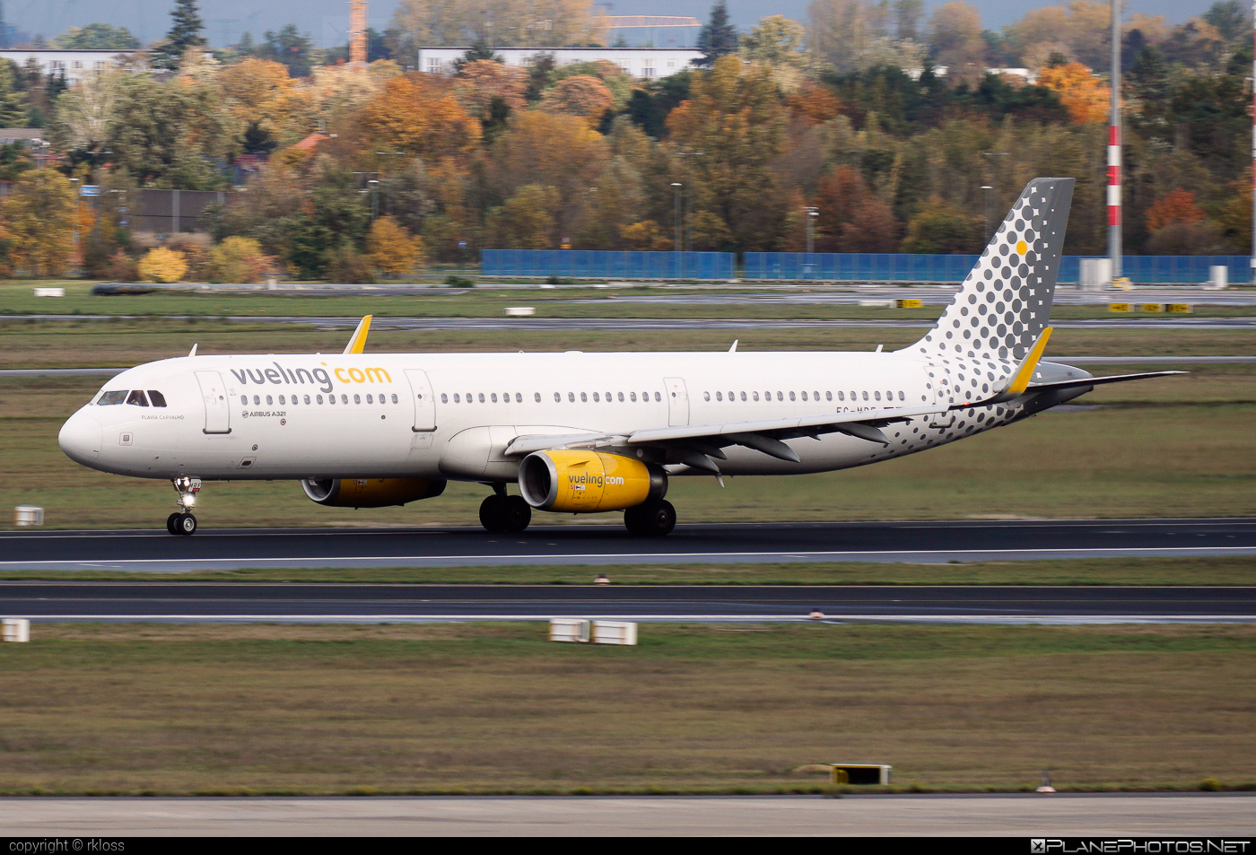Airbus A321-231 - EC-MRF operated by Vueling Airlines #a320family #a321 #airbus #airbus321 #vueling #vuelingairlines
