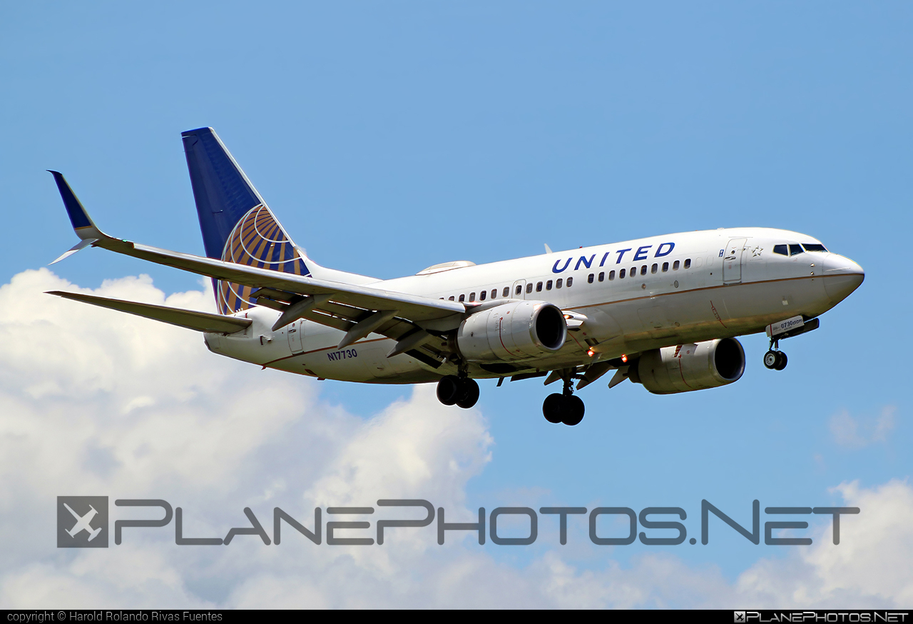 Boeing 737-700 - N17730 operated by United Airlines #b737 #b737nextgen #b737ng #boeing #boeing737 #unitedairlines