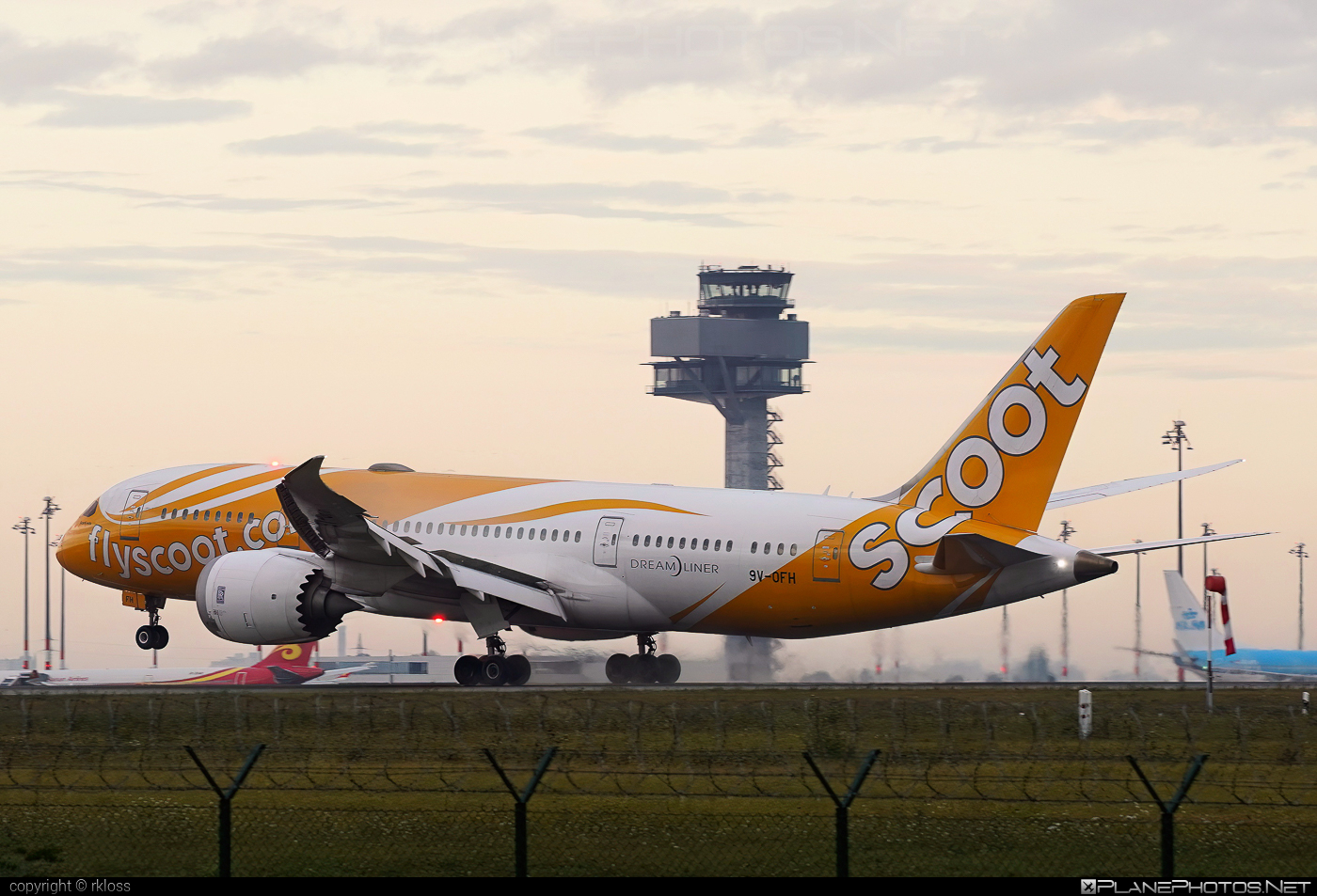 Boeing 787-8 Dreamliner - 9V-OFH operated by Scoot #b787 #boeing #boeing787 #dreamliner