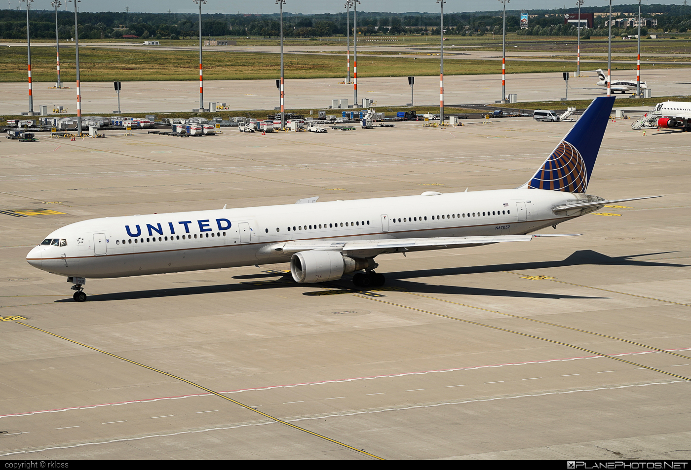 Boeing 767-400ER - N67052 operated by United Airlines #b767 #b767er #boeing #boeing767 #unitedairlines