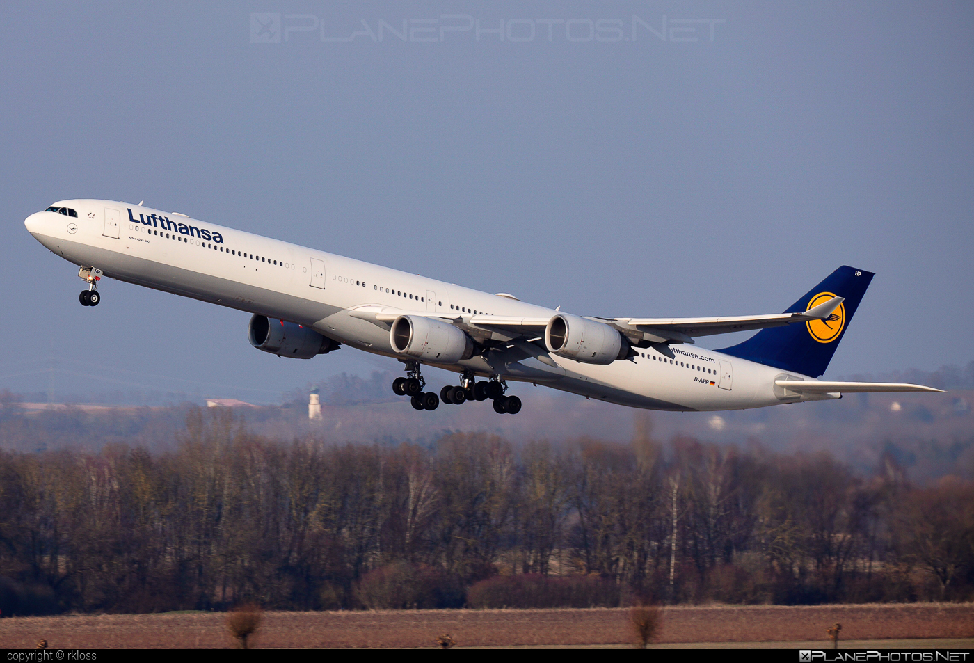 Airbus A340-642 - D-AIHP operated by Lufthansa #a340 #a340family #airbus #airbus340 #lufthansa
