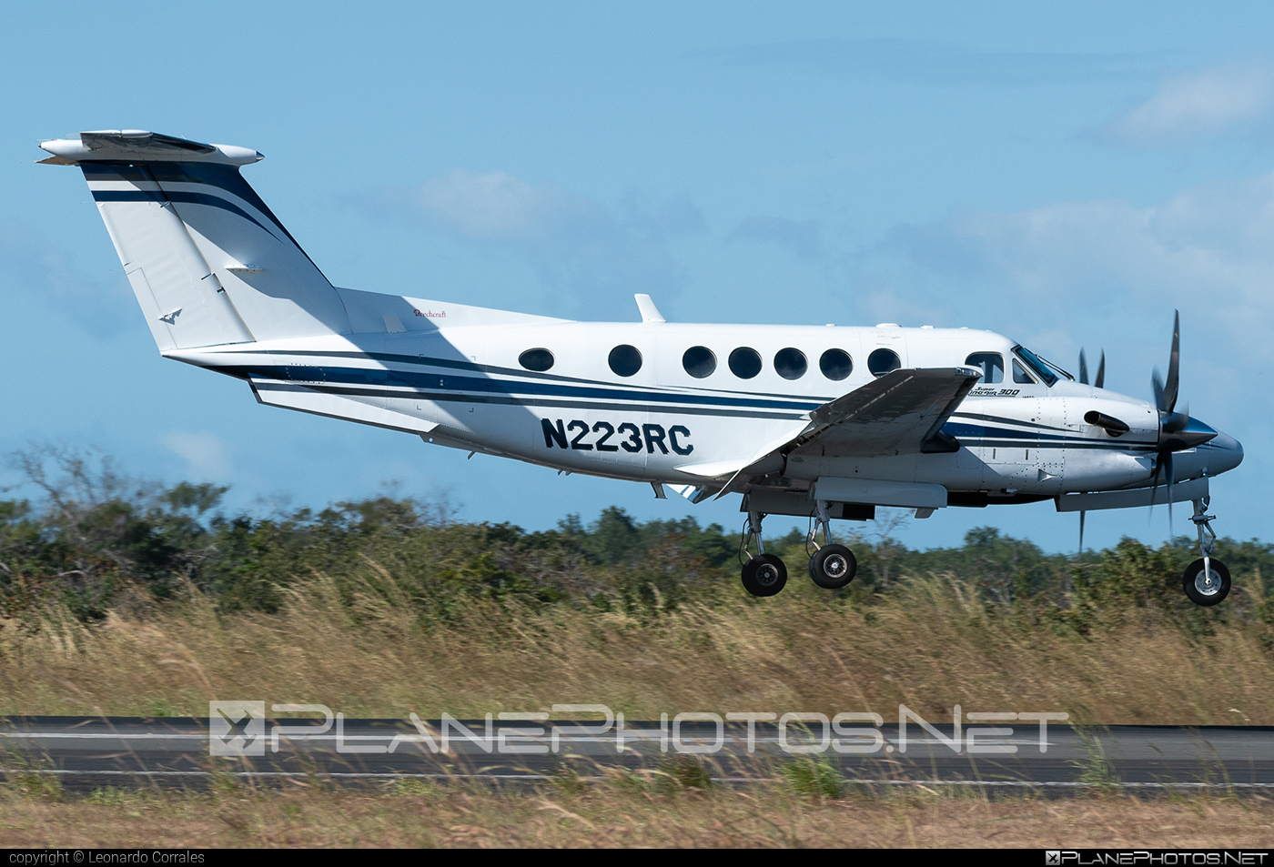 Beechcraft B300C King Air 350C - N223RC operated by Private operator #b300 #b300c #beechKingAir #beechcraft #beechcraftKingAir #kingAir #kingAir350 #kingAir350c