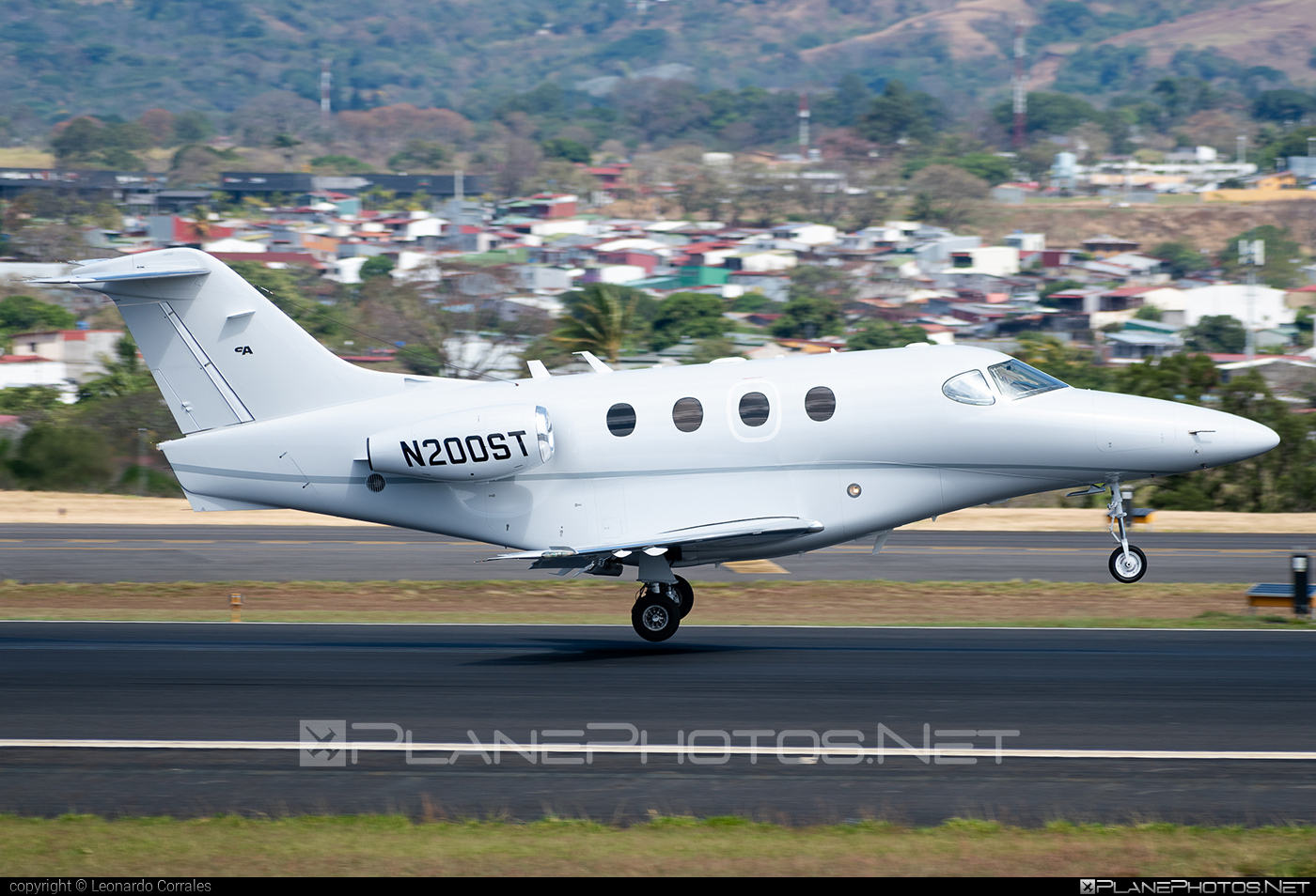 Raytheon 390 Premier I - N200ST operated by Private operator #raytheon
