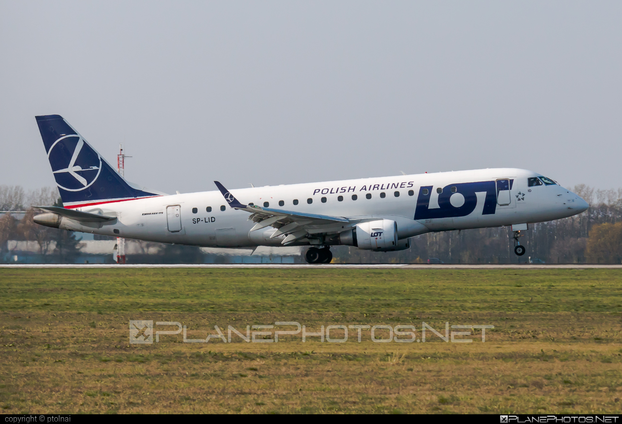 Embraer E175STD (ERJ-170-200STD) - SP-LID operated by LOT Polish Airlines #e175 #embraer #embraer175 #embraer175std #erj170200 #erj170200std #erj175 #erj175std #lot #lotpolishairlines