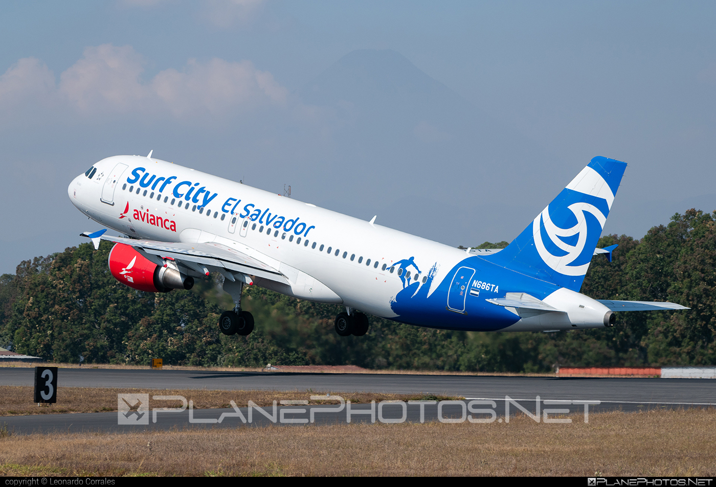 Airbus A320-214 - N686TA operated by Avianca El Salvador #AviancaElSalvador #a320 #a320family #airbus #airbus320 #avianca