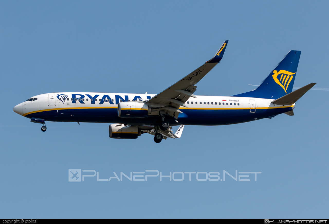 Boeing 737-800 - SP-RST operated by Ryanair Sun #b737 #b737nextgen #b737ng #boeing #boeing737 #ryanair #ryanairsun