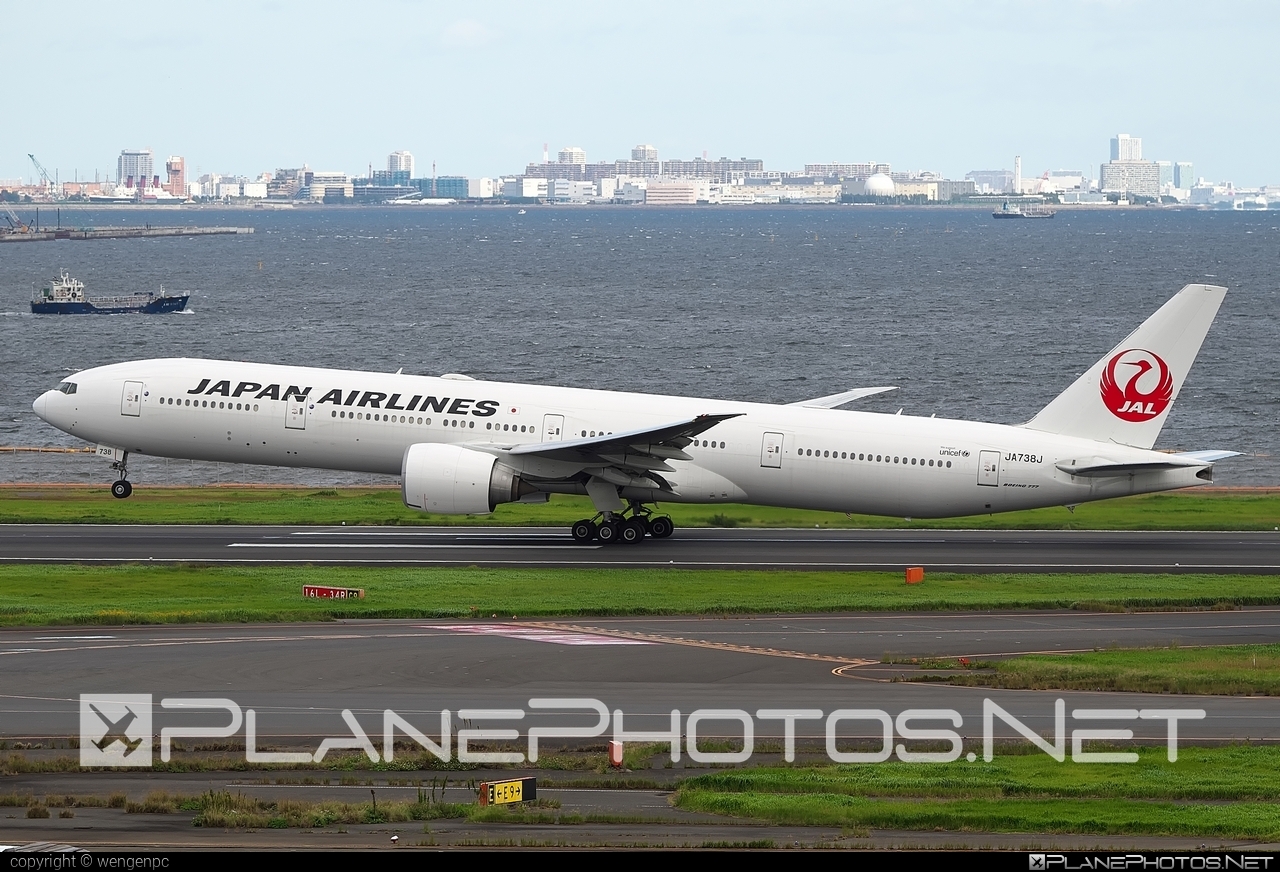JA738J - Boeing 777-300ER operated by Japan Airlines (JAL